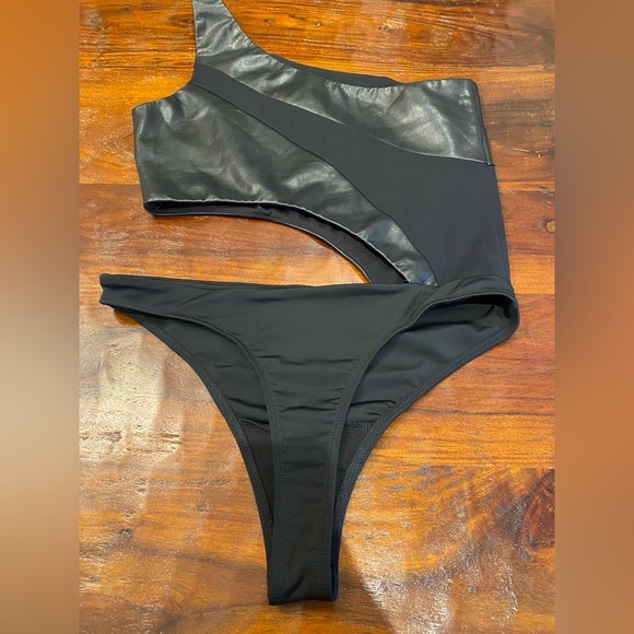 Michael Costello x REVOLVE Kofi Bodysuit Faux Leather and Mesh Size M - Picture 11 of 13